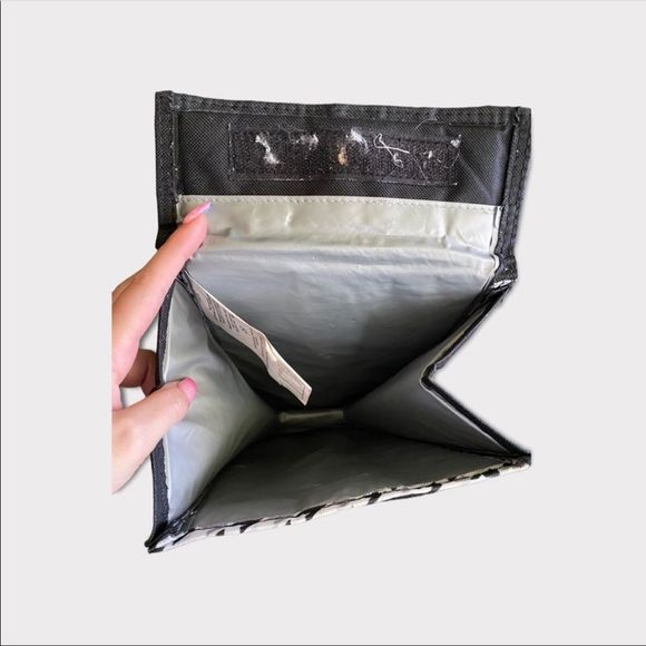 EVERYDAY ESSENTIALS | 3/$15 Black and White Houndstooth Lunch Bag - Picture 6 of 6